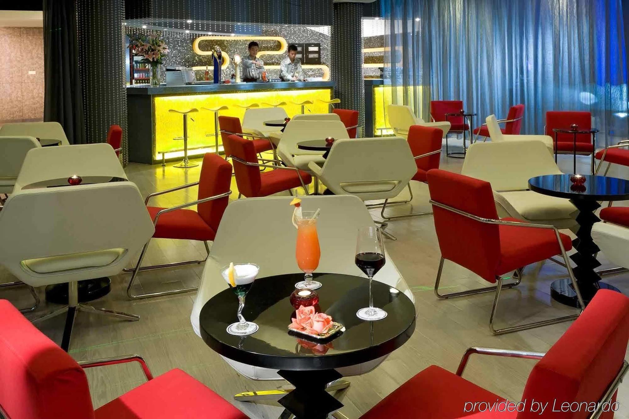Mercure Suzhou Park Hotel & Suites Restaurant photo